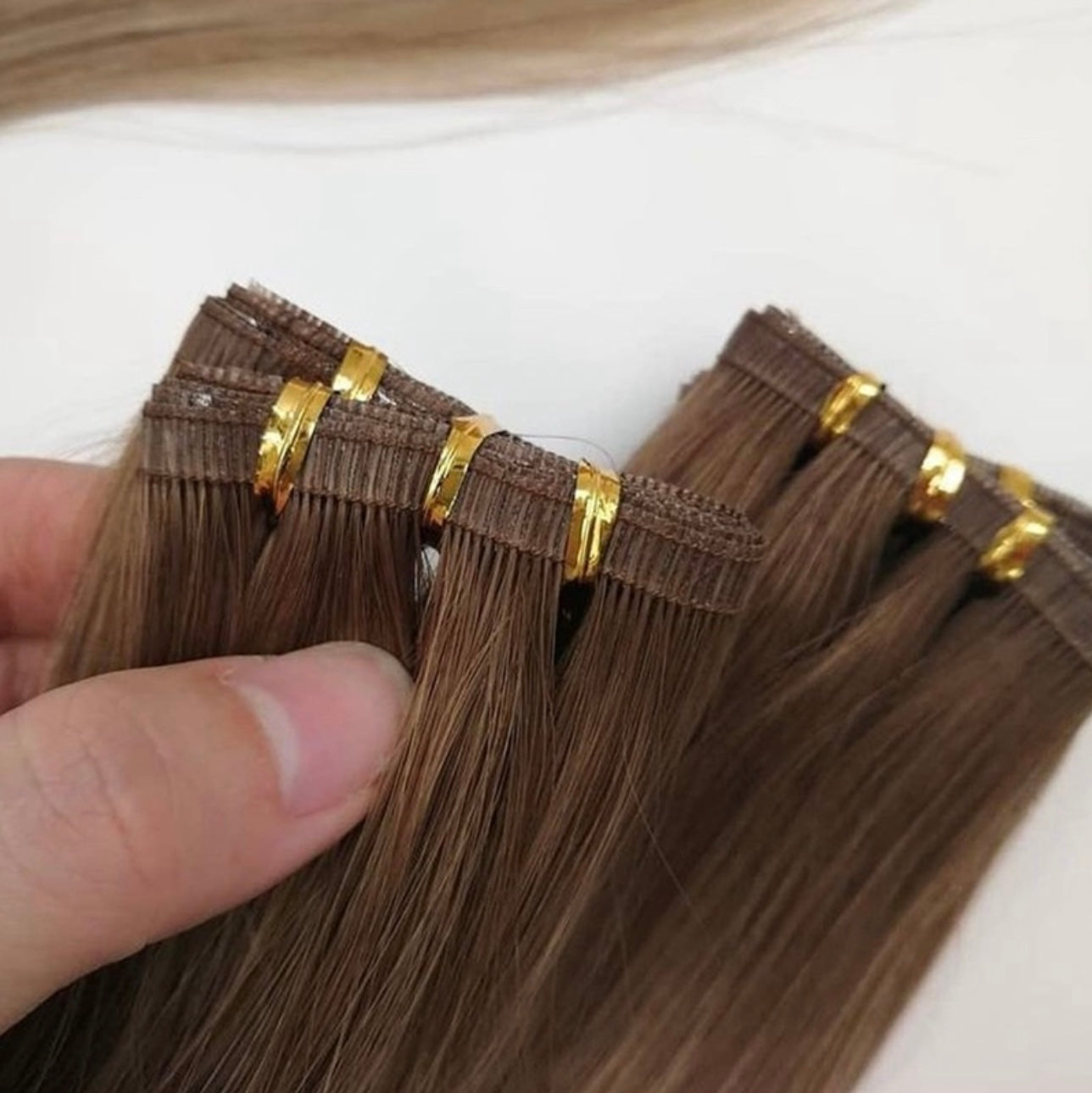 Flat weft